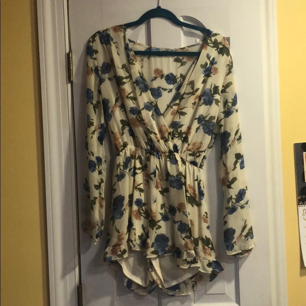 Bell sleeve floral romper size medium